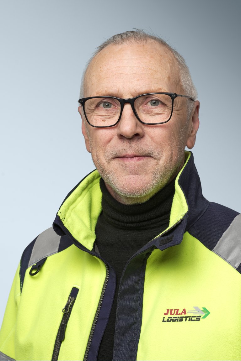 Pietro Montebovi – Lojistik ve Altyapı Müdürü, Jula