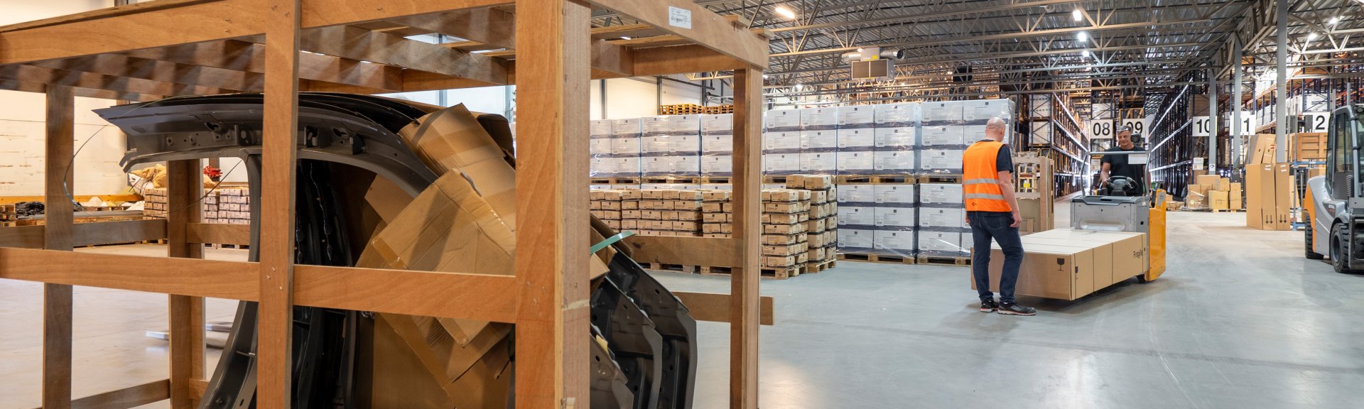 Carparts for storage in warehouse Vestby