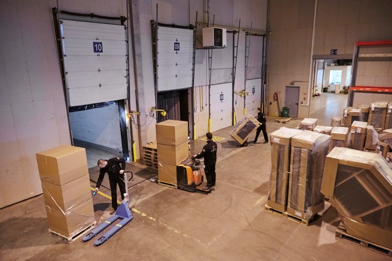 Terminal handling furnitures